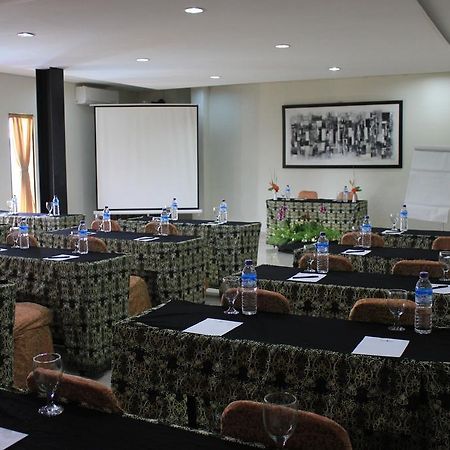 Bumi Cikeas Sentul Bogor Hotel Ngoại thất bức ảnh