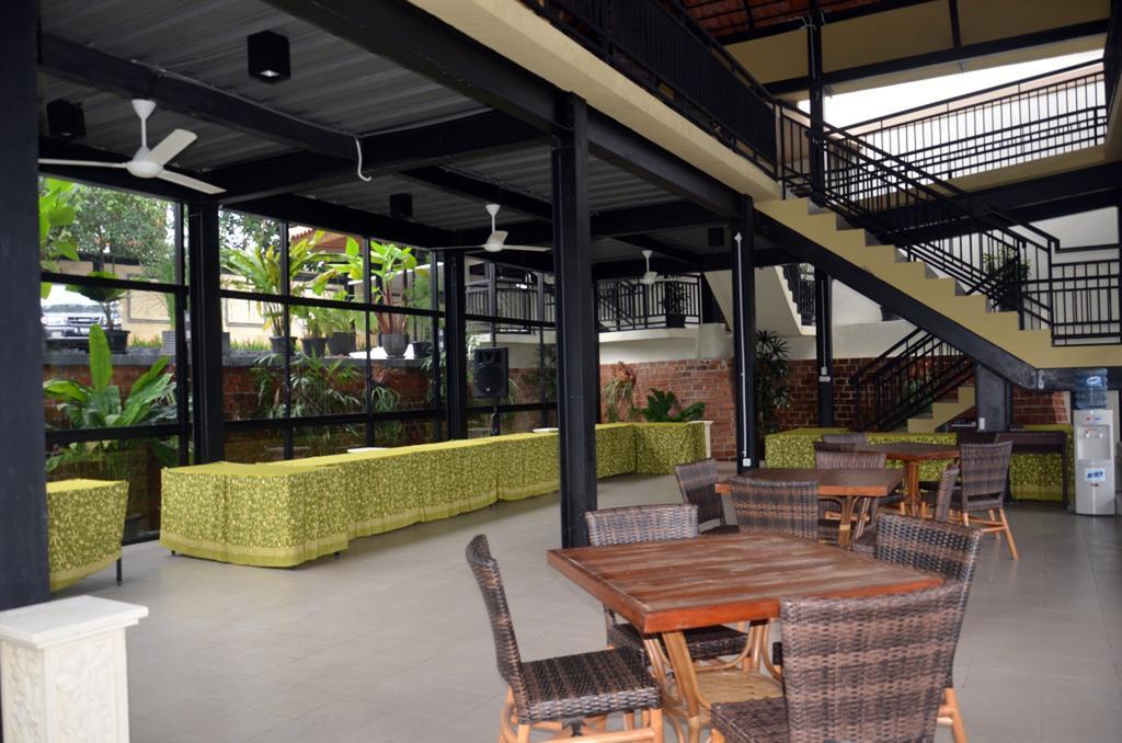 Bumi Cikeas Sentul Bogor Hotel Ngoại thất bức ảnh