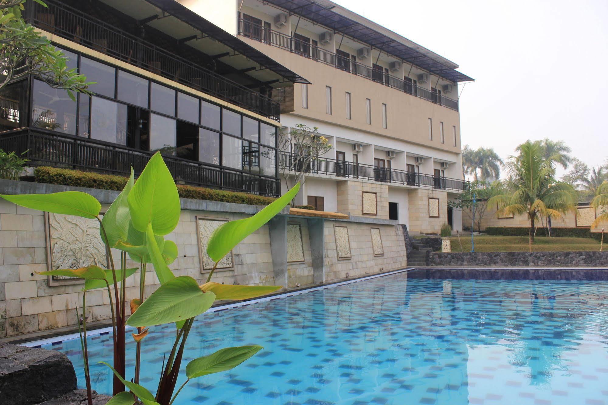 Bumi Cikeas Sentul Bogor Hotel Ngoại thất bức ảnh