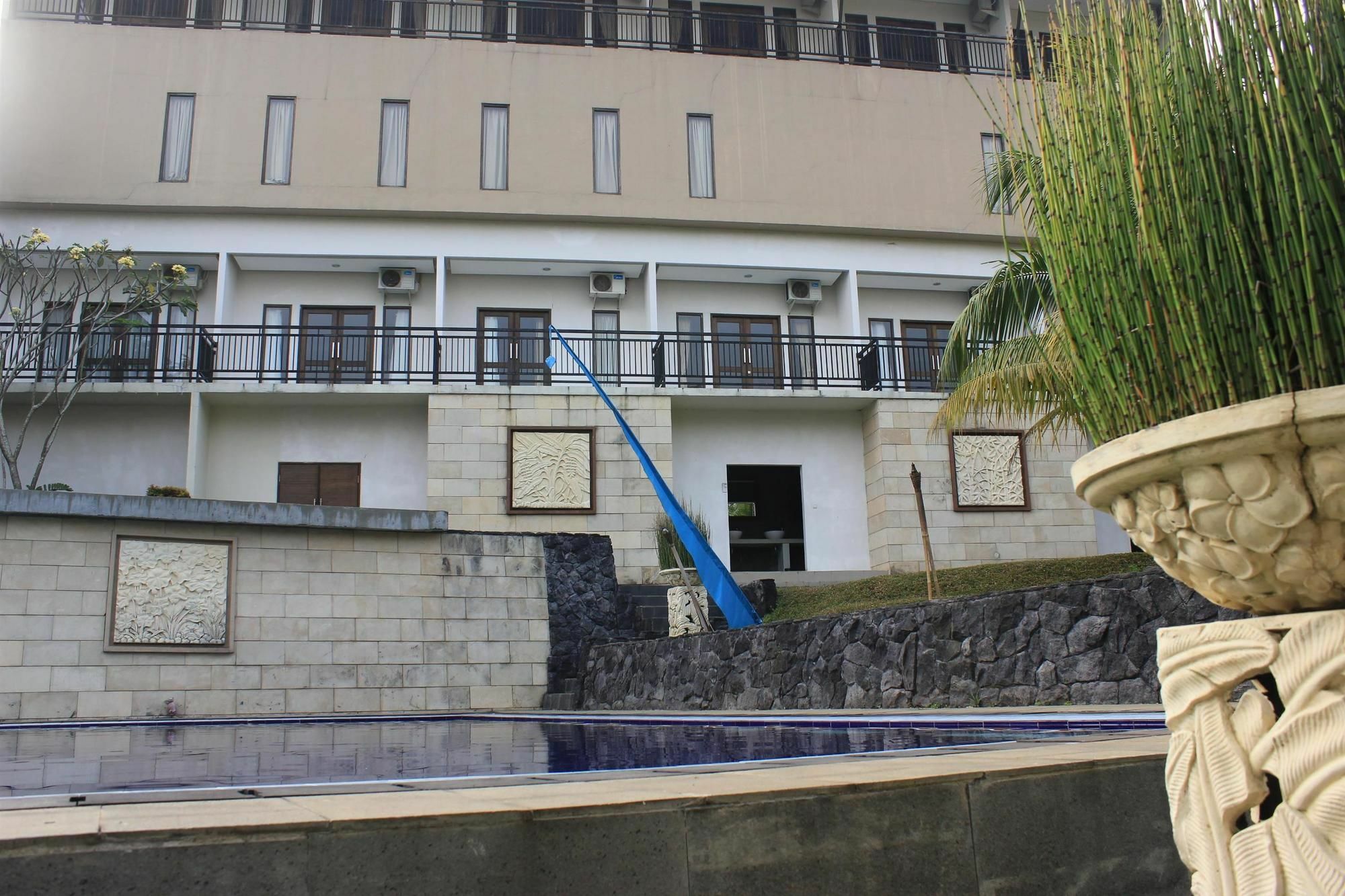 Bumi Cikeas Sentul Bogor Hotel Ngoại thất bức ảnh